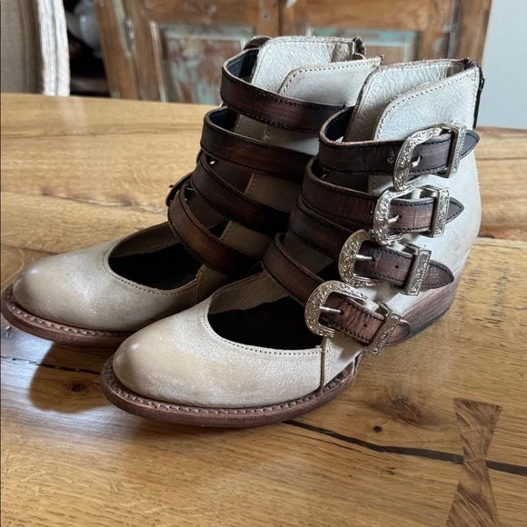 Freebird by Steven “Scarlett” multi-strap leather boots in Ice - Size 6 - Picture 6 of 8